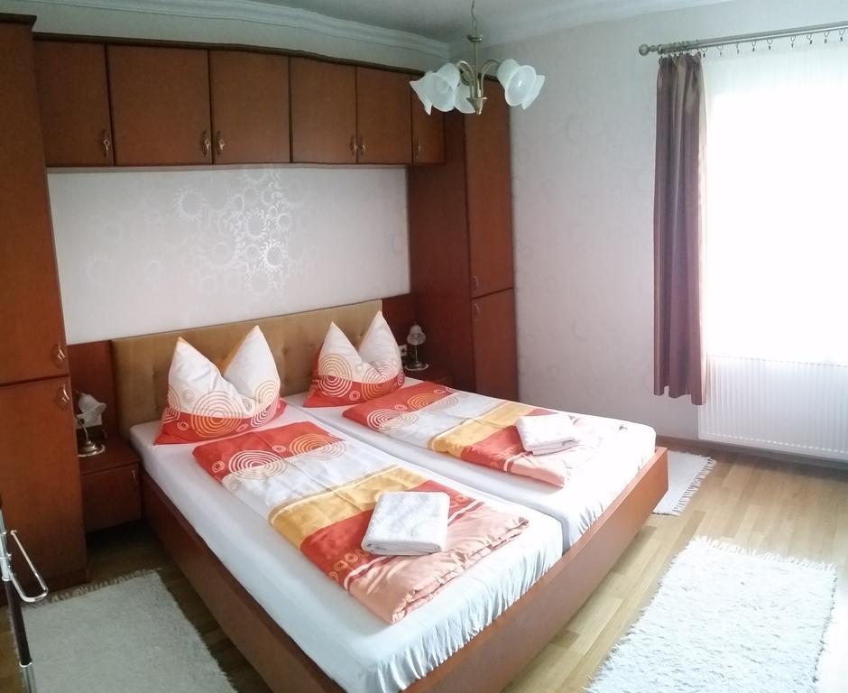 Fadora Apartman Apartment Tihany Room photo